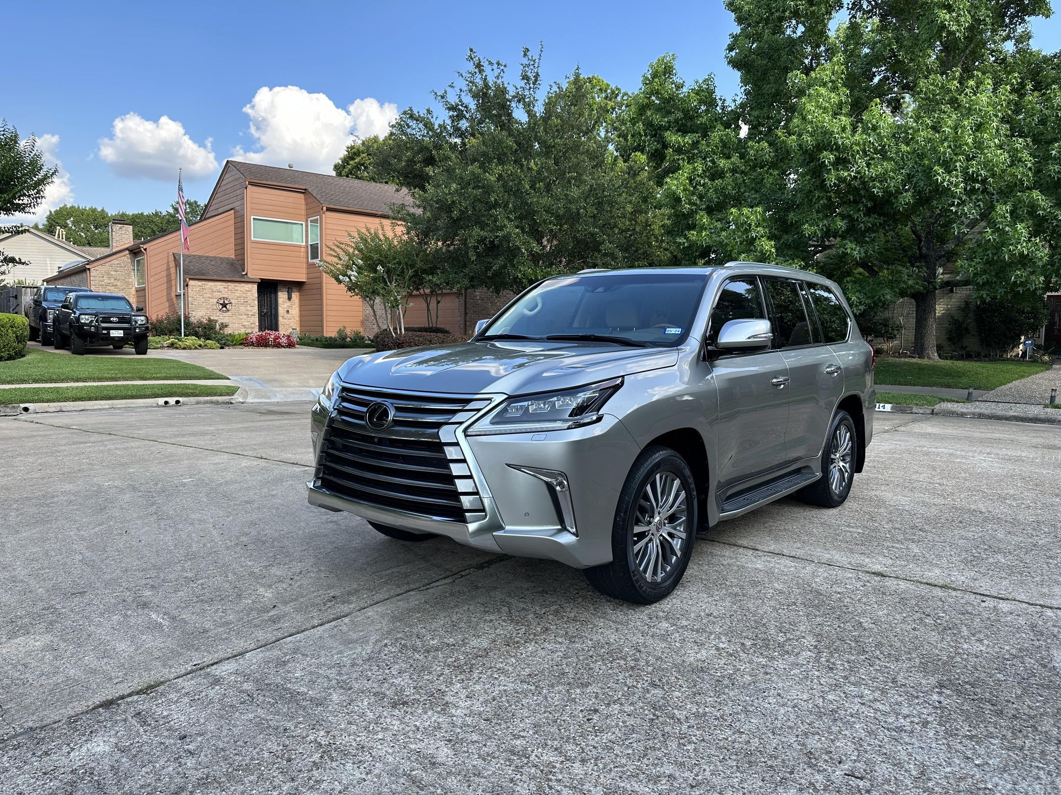 2019 Lexus LX 570 primary image